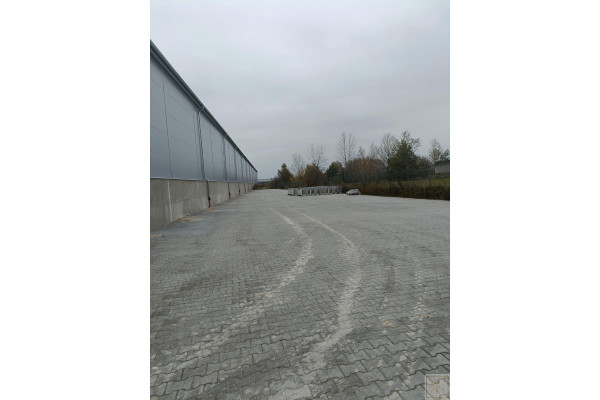 poznański, K&oacute;rnik, Utwardzony, ogrodzony plac do wynajęcia