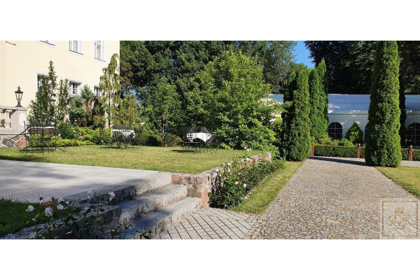poznański, Stęszew, Okol. Poznania dochodowy pałacyk na sprzedaż